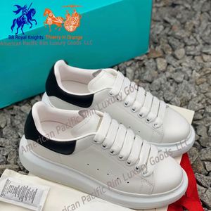 Chaussures de skateboard Alexanderes de haute qualité, nouvelle mode, design à lacets, baskets de sport amortissantes, tendance printemps-été - Product Image 2