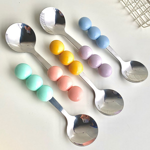 Cuchara creativa de acero inoxidable para dulces con cuentas coloridas para niños, juego de 3 piezas, cuerpo recto, utensilios de color sólido - Product Image 5