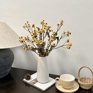 Fleurs artificielles de marguerite et de camomille en soie, blanches et orange, pour décoration florale, accessoires de mariage et de maison pour l'automne, décoration de table, haute simulation - Product Image 2