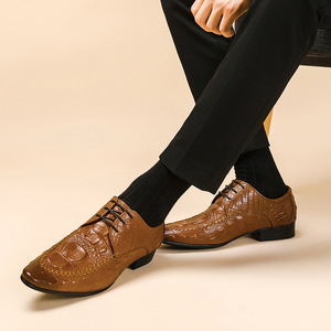 Chaussures habillées en cuir pour hommes, motif crocodile, style anglais, en cuir de vachette, pour affaires, style Oxford, tendance et élégantes - Product Image 3
