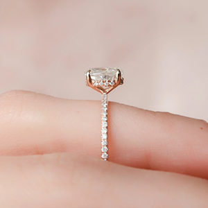 แหวนเพชรทรงรี 14K ทองคำขาว ประดับเพชรแบบฝัง วงแหวนแบบคลาสสิก เครื่องประดับสำหรับผู้หญิง - Product Image 2