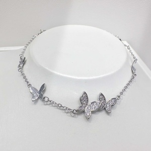 Pulsera de plata 925 con circonita y diseño de mariposa dorada, chapada en oro de 18k, para mujer, con nudo de amistad y cadena de eslabones. - Product Image 5