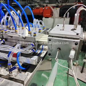 Máquina de fabricación de revestimiento de paneles de gran pared de PVC, línea de extrusión de paneles de pared de listón vertical acanalado 3D de PVC WPC - Product Image 2