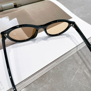 Occhiali da Sole Retrò con Montatura Piccola, Occhiali da Sole Ovali Polarizzati Unisex di Alta Qualità in TR90, Design Cat Eye - Product Image 5