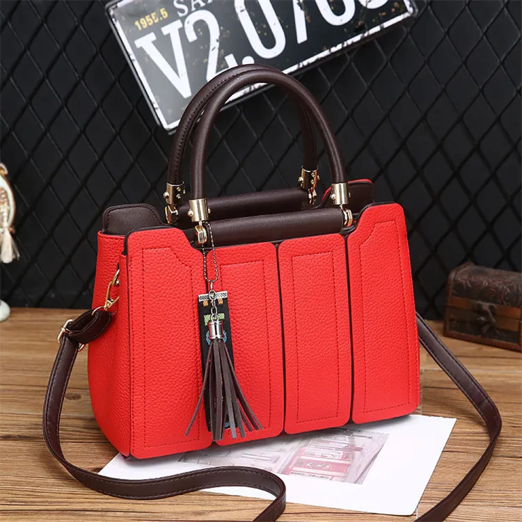 2023 Tote Bag Faux Leather Fashionable Luxury Ladies Big Travel Tassel Handbag