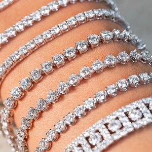 Bracelet tennis éblouissant en argent sterling 925 plaqué or, serti de moissanite taille poire VVS de 6 mm, idéal pour le quotidien - Product Image 6