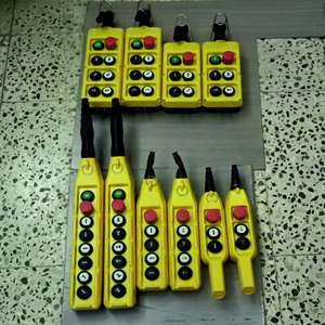 Station de commande suspendue à bouton-poussoir CMK IP65 380V 16A en plastique non éclairée, commande industrielle mécanique à tête ronde pour grue EOT intelligente - Product Image 1