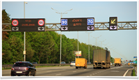 EN12966 Portatif Adapté Aux Besoins Du Client Extérieur Économiseur D'énergie Solaire Mobile Écran Led VMS Remorque D'affichage