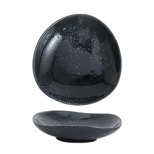Vaisselle japonaise Izakaya au design moderne, assiettes profondes en céramique noire pour viande grillée, sashimi, fondue, dessert - Product Image 5