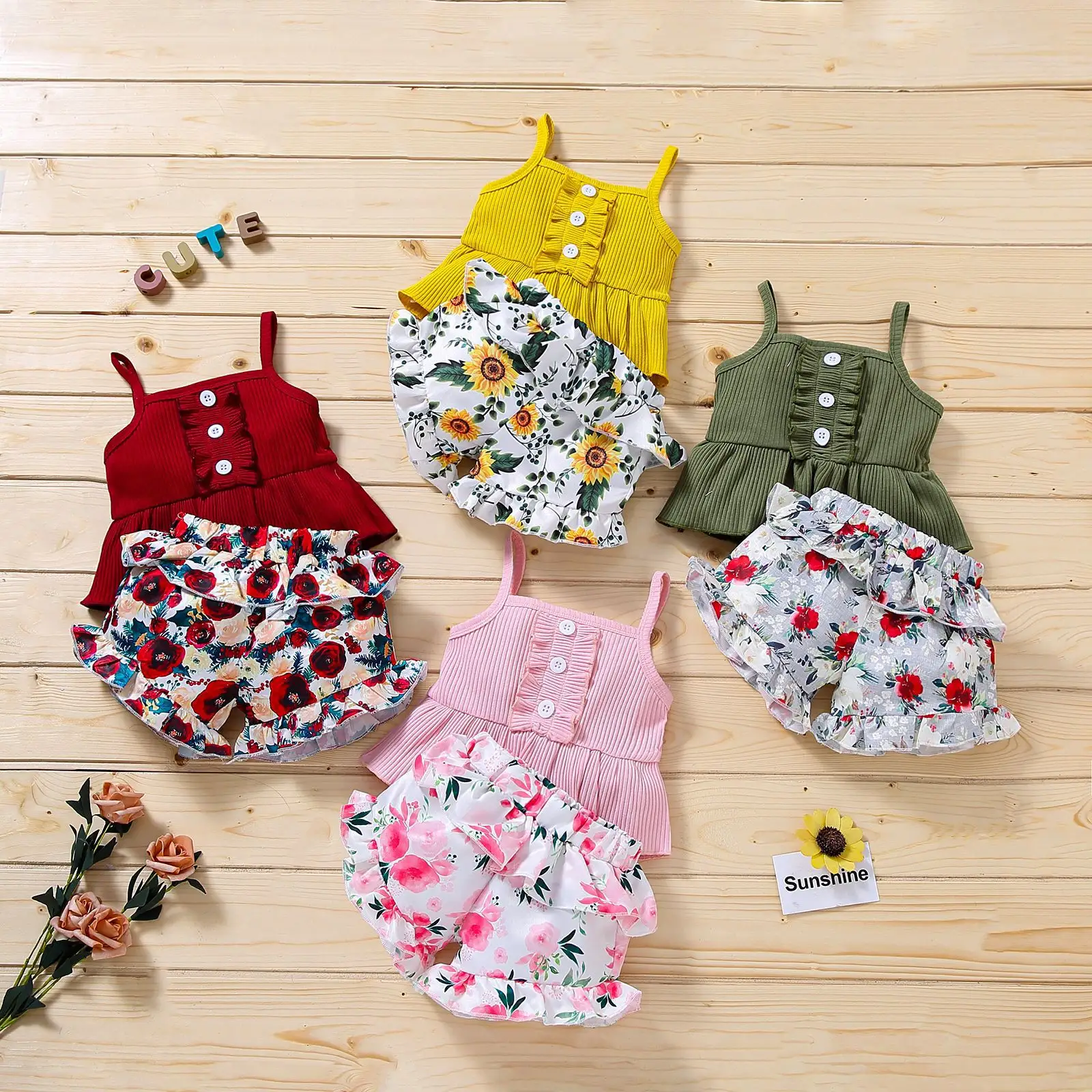 Ropa con hombros descubiertos para niñas pequeñas, Tops con volantes y botones, pantalones cortos con estampado Floral, atuendo de moda para bebés