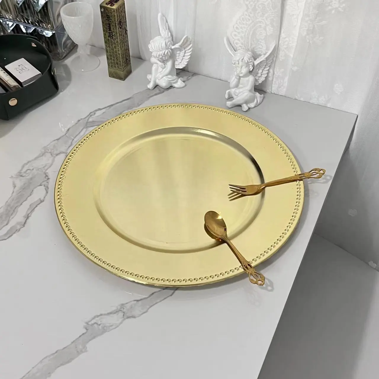 13 Inch Round Dot Style Electroplated Gold Round Plastic Charger Plates for Wedding Party Banquet Events