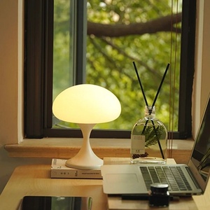 <span class=keywords><strong>Lampe</strong></span> de table méduse, lumière d'ambiance pour chambre à coucher, chevet, salon, décoration rétro, style crème haut de gamme, protection des yeux, rechargeable - Product Image 3