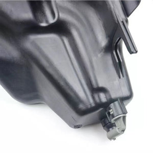Réservoir d'expansion pour BMW X5 X6 E70 E71 17137647290, réservoir de liquide de refroidissement en plastique, pièce automobile - Product Image 4