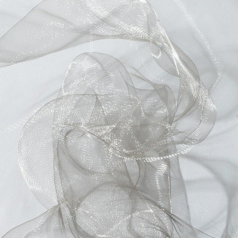 Argent avec petits trous