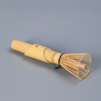 Fouet à matcha en bambou naturel à long manche avec support en bambou, ensemble Chasen pour tasses profondes, mugs, café, salon de thé, vente en gros