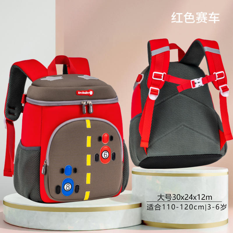 5833-grande voiture de course rouge