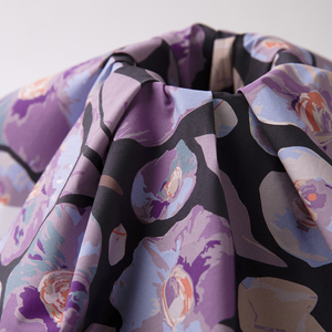 Tùy Chỉnh Thiết Kế Của Bạn Vải Dệt Trơn 100% Cotton In Kỹ Thuật Số 130gsm Với In Hoa Lớn Cho Trang Phục - Product Image 4