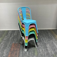 Chaises d'étude durables, résistantes aux intempéries, colorées, légères, empilables, en plastique, pour l'extérieur, le jardin et les événements de fête d'anniversaire