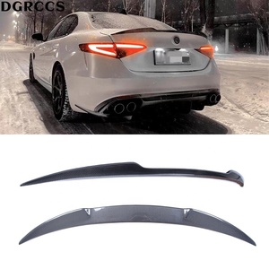 Alerón Trasero de Fibra de Carbono Estilo OE de Doble Capa Pulido para Alfa Romeo Giulia 952, 2015-2025 - Product Image 1