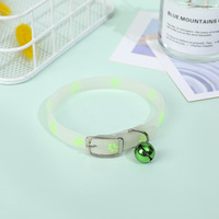Collier Lumineux en Silicone pour Chien et Chat, Motif Patte, Fluorescent, Boucle Réglable, Clochette, Sécurité Nocturne, Étanche, Anti-Perte, Doux et Adorable pour Petits Animaux