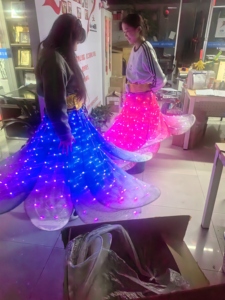 กระโปรงดอกไม้ LED เรืองแสงสุดวิเศษออกแบบได้ตามต้องการชุดการแสดงส่วนตัวสำหรับขบวนพาเหรดคอสเพล<span class=keywords><strong>ย์</strong></span>ชุดนางฟ้าดอกไม้ - Product Image 3