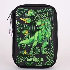 Astuccio Rettangolare in Tessuto Peluche Smiggle Australiano per Studenti di Scuola Primaria e Secondaria, Grande Capacità, Design Cartoon - Product Image 1