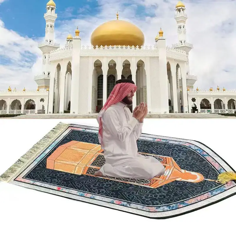 Cheap Wholesale Thick Velvet Prayer Mat Travel Yoga Prayer Rug Polyester Portable Islam Muslim Prayer Carpet Custom