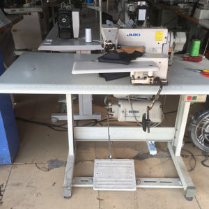 Máquina DE COSER DE COSTURA ciega JUKI 641 superventas de <span class=keywords><strong>segunda</strong></span> <span class=keywords><strong>mano</strong></span> - Product Image 2