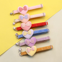 Collier en peluche pour animaux de compagnie avec clochette et nœud en forme de cœur pour chats et petits chiens – Accessoire mignon et réglable pour toutes les saisons
