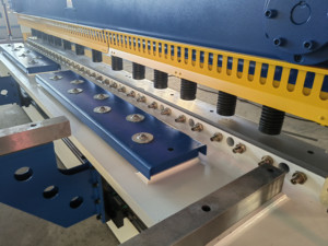 Tự động 6x3200mm <span class=keywords><strong>CNC</strong></span> thủy lực tấm kim loại máy cắt sắt và thép không gỉ cắt - Product Image 2