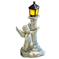 Figurine d'ange à lumière solaire avec motif de statue de pilier romain en polyrésine.