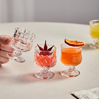 Ensemble de verres à shot embossés sur pied - Mini-gobelets réutilisables pour la dégustation de whisky