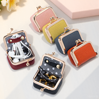 Boîte à bijoux vintage élégante en cuir PU, personnalisée, de haute qualité, portable, avec fermeture à bouton, pour ranger les pièces de monnaie et les écouteurs