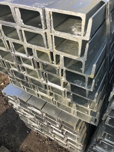 Mme structurelle Ss400 S275jr S235jr barre de canal en U laminée à chaud 140X58 Ipe <span class=keywords><strong>Ipn</strong></span> Upn <span class=keywords><strong>poutre</strong></span> en acier en forme de U - Product Image 5