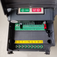 Mini variateur de fréquence compact VFD 0,2-2,2 kW monophasé 220 V et triphasé 380 V avec contrôle SVPWM pour convoyeurs, machines textiles et équipements OEM