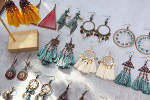 MoyaMiya Boucles d'oreilles pendantes ethniques bohèmes classiques faites à la main 60 + Multi Choice Tassel Design Vintage Thailand Holiday Style - Product Image 5
