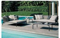 Ensemble de salon d'extérieur en rotin tressé à la main de style nordique avec chaise longue et table basse pour villa et jardin