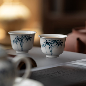 Taza de té de cerámica de bambú azul pintada a mano, taza redonda de porcelana para degustación de té, para uso doméstico, té de la tarde, nuevo estilo chino - Product Image 3