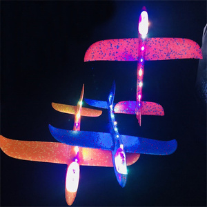 All'ingrosso ha condotto i giocattoli leggeri dell'aeroplano luminoso lampeggiante dell'aliante aereo che lancia l'aereo della schiuma può volare di notte per i bambini come il migliore regalo - Product Image 4