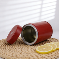 Lata Universal para Envasar Granos de Café, Etiqueta Personalizable, Tapa Roja, Cuerpo Beige, Diseño Clásico, Apta para Alimentos