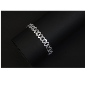 สร้อยข้อมือเงินแท้ 64% ดีไซน์เรียบหรูสำหรับทุกเพศ พร้อมเคลือบโรเดียม SATVA SILVER สไตล์ร่วมสมัย - Product Image 1