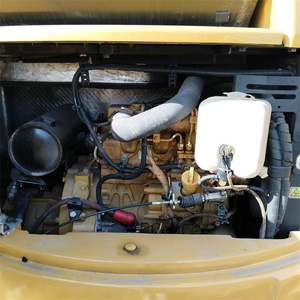 <span class=keywords><strong>Mini</strong></span>-excavatrice <span class=keywords><strong>sur</strong></span> chenilles hydraulique d'occasion Caterpillar Cat303.5E de 3,5 tonnes, modèle CAT303.5, avec chenilles en caoutchouc, lame de bulldozer et cabine fermée - Product Image 4