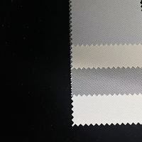 Tissu pare-soleil à 1 % d'ouverture, haute résistance à la traction, anti-UV, isolation thermique, matière première pour stores enrouleurs pour solutions de fenêtres