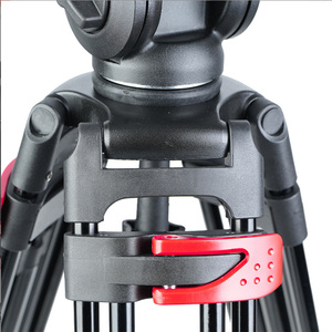 Vente chaude photographie caméra trépied 1.8 mètres portable hydraulique pan tilt trépied <span class=keywords><strong>pour</strong></span> le cinéma et la télévision en direct - Product Image 2