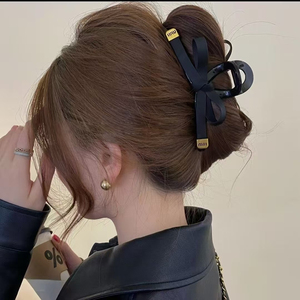Pince à Cheveux Nœud Papillon Noir Élégante, Design de Niche Populaire, Vente Chaude 2026, Luxe Léger, Bijou de Mode pour Femme - Product Image 2