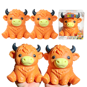 Juguete Antiestrés de Vaca Highland, Suave y de Subida Lenta, Adorable Animal de Granja para Apretar, Regalo para Niños y Adultos, Recuerdo de Fiesta - Product Image 1