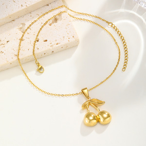 Colgante de cereza brillante de acero inoxidable dorado, collar de nicho de estilo europeo y americano a la moda - Product Image 4