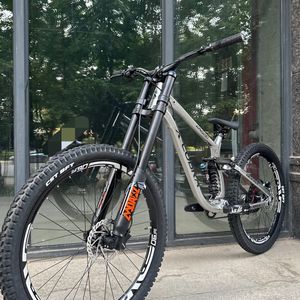 Horquilla de Alta Calidad de <span class=keywords><strong>29</strong></span> y 27.5 Pulgadas con Freno de Disco Hidráulico para Bicicleta de <span class=keywords><strong>Montaña</strong></span> de Descenso (Downhill) con Suspensión Trasera para Adultos - Product Image 4
