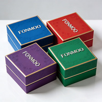 Boîte carrée en papier écologique avec couvercle et base en feuille d'or gaufrée, emballage cadeau pour bijoux avec insert en mousse EVA, carton rigide