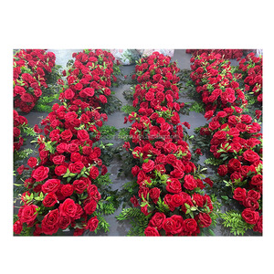 Nuevo Camino de Mesa Personalizado con <span class=keywords><strong>Flores</strong></span> <span class=keywords><strong>Rojas</strong></span>, Bola de <span class=keywords><strong>Flores</strong></span> <span class=keywords><strong>Rojas</strong></span> con Algunas Hojas Verdes, Decoración Floral para Bodas - Product Image 1